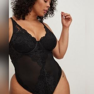 Torrid Sz 5 NWT Black Lace Bodysuit
